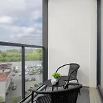 Mogilska With Parking Near Tauron Arena By Renters 아파트 *