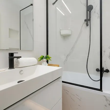 Apartment Mogilska With Parking Near Tauron Arena By Renters *