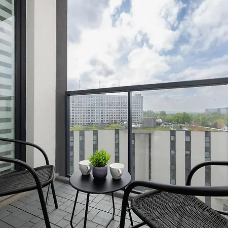 Mogilska With Parking Near Tauron Arena By Renters Apartman
