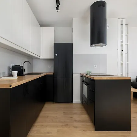 Mogilska With Parking Near Tauron Arena By Renters