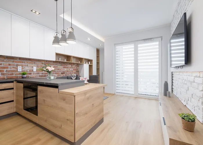 Mogilska With Parking Near Tauron Arena By Renters דירה קרקוב