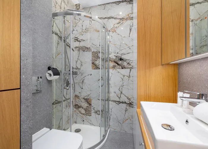 Mogilska With Parking Near Tauron Arena By Renters *