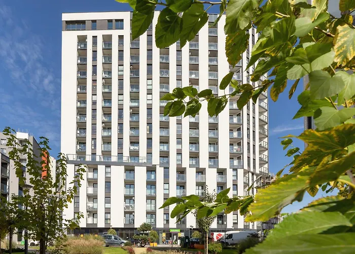 Mogilska With Parking Near Tauron Arena By Renters דירה קרקוב