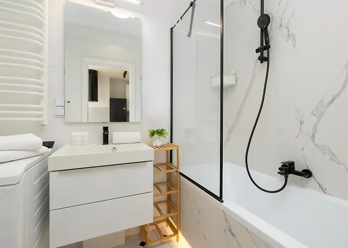 Mogilska With Parking Near Tauron Arena By Renters *