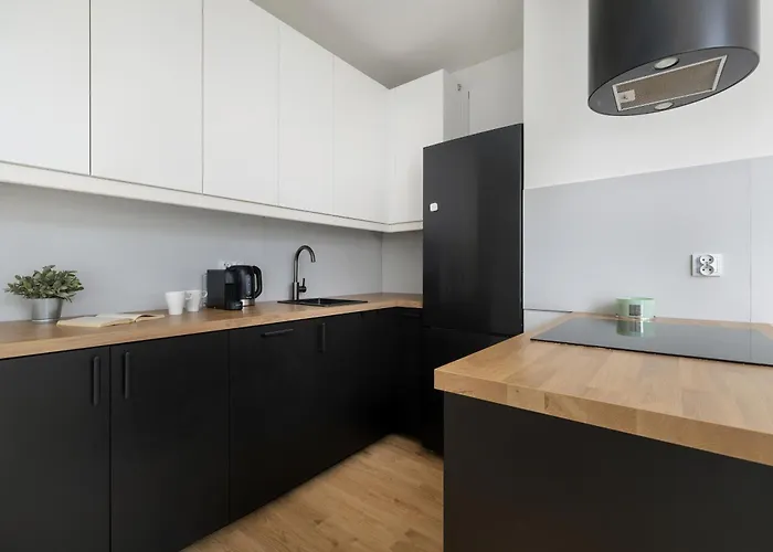 Mogilska With Parking Near Tauron Arena By Renters דירה קרקוב