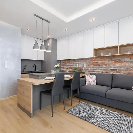 Daire Mogilska With Parking Near Tauron Arena By Renters *