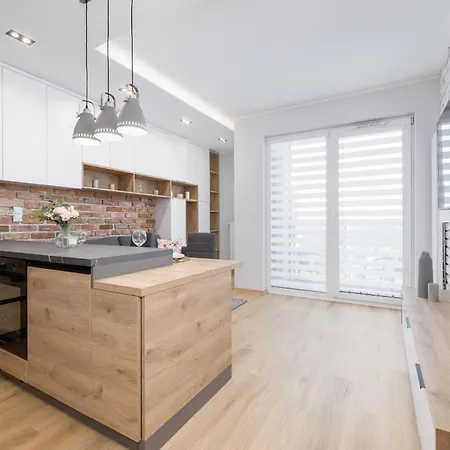 Mogilska With Parking Near Tauron Arena By Renters Apartment Krakow