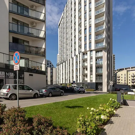 Mogilska With Parking Near Tauron Arena By Renters Daire