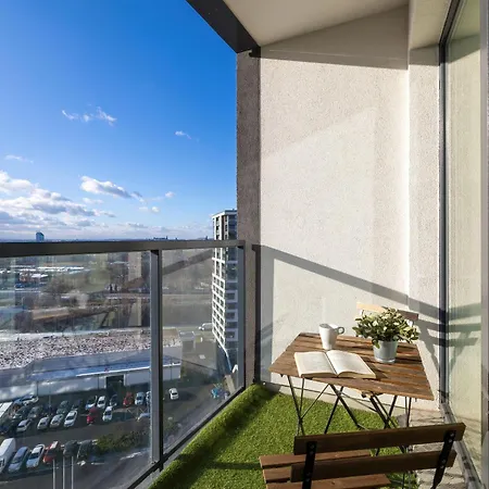 Mogilska With Parking Near Tauron Arena By Renters Krakow